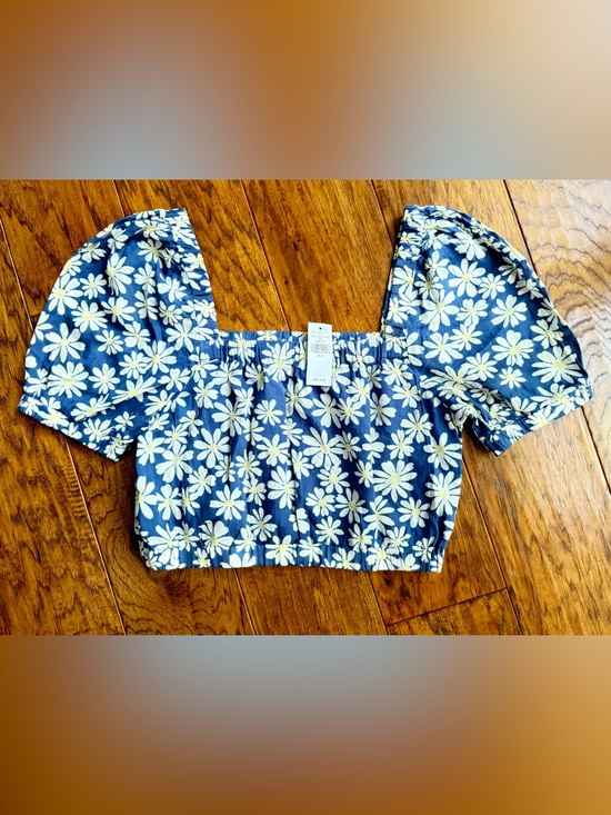American Eagle Outfitters Tops - American Eagle Blue Daisy Print Puff Sleeve Crop Top